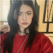 Passionnée par la transmission des savoirs, je mets ma maîtrise de l’anglais et de l’histoire au service de la réussite des élèves